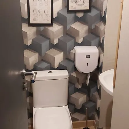 La Renaissance Hotel *