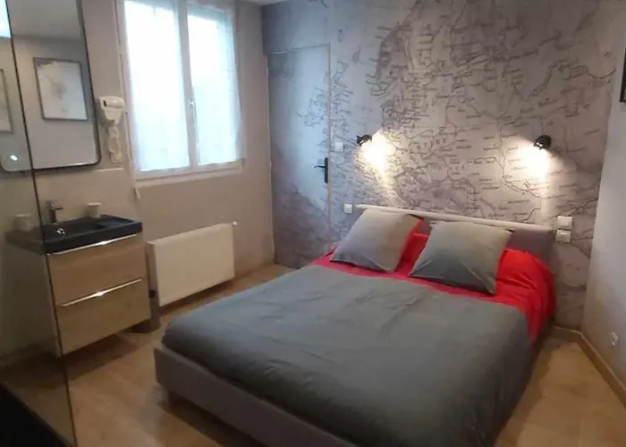 La Renaissance Hotel