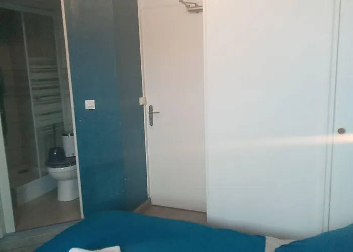 La Renaissance Hotel *